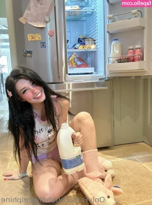 Belle Delphine [ belle-delphine-11 ] - Would you fuck me? ❤️‍🔥❤️