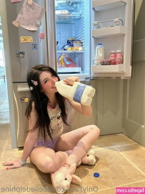 Belle Delphine [ belle-delphine-11 ] - Rica vergota que chupe