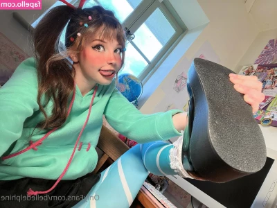 Belle Delphine [ belle-delphine-11 ] - Still my favourite thing in Banff is the husky s bathroom ahahahah