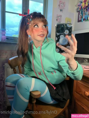 Belle Delphine [ belle-delphine-11 ] - swipe