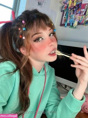 Belle Delphine [ belle-delphine-11 ] - Enjoying myself #sexyvideo