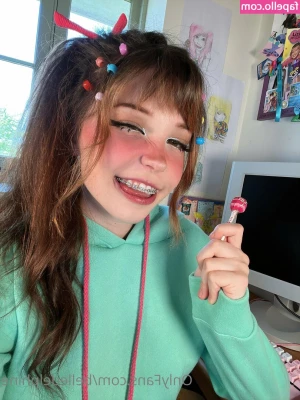 Belle Delphine [ belle-delphine-11 ] - Natasha Nice has skills