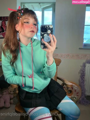 Belle Delphine [ belle-delphine-11 ] - quick flash for u
