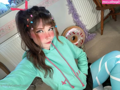 Belle Delphine [ belle-delphine-11 ] - sooo much titty