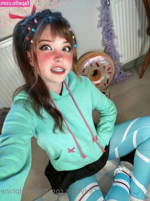 Belle Delphine [ belle-delphine-11 ] - Happy Thirsty Thursdayy  I shaved i tried haha  finally lololol Leave
