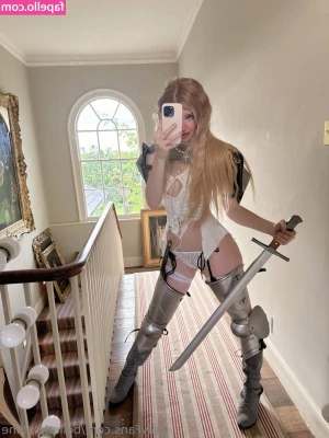 Belle Delphine [ belle-delphine-11 ] - Ich wurde überraschend bei der Hausarbeit gestalkt 🤣. Würdet ihr