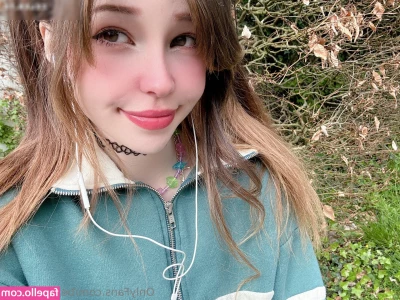 Belle Delphine [ belle-delphine-11 ] - would you fuck me like this?? 😍