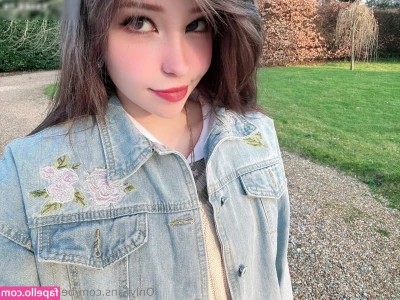 Belle Delphine [ belle-delphine-11 ] - I almost look like I have big boobs. Which is your favorite pic?