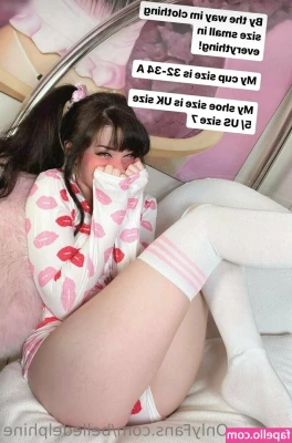 Belle Delphine [ belle-delphine-11 ] - Good morning, handsome~ Don't you want to see what's under my jacket?