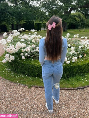 Belle Delphine [ belle-delphine-11 ] - i want to be dominated til i cry