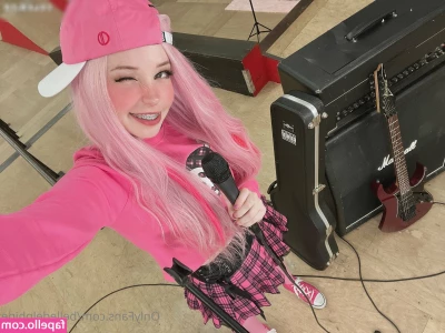 Belle Delphine [ belle-delphine-11 ] - Oh baby get these special things? 💋NO PPV 😈VIP Access to my