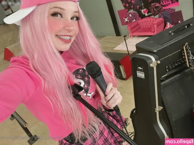 Belle Delphine [ belle-delphine-11 ] - Sobre los segundos finales   quieren que me toque así pero sin panty