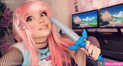 Belle Delphine [ belle-delphine-11 ] - Mirror selfie including face right after waking up  cuz I felt cute
