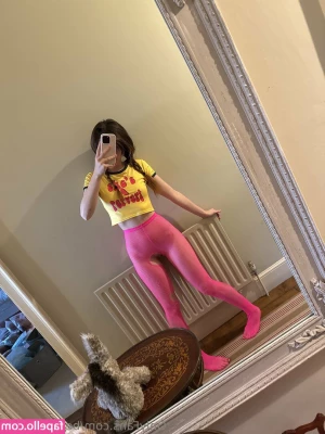 Belle Delphine [ belle-delphine-11 ] - I don t think I can go out without underwear or should I say fuck it