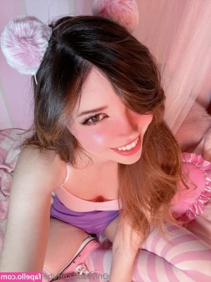 Belle Delphine [ belle-delphine-11 ] - Love the mirror view🍆😛