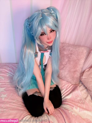 Belle Delphine [ belle-delphine-11 ] - slap me and make it clap    message for the full video  you know you part 1