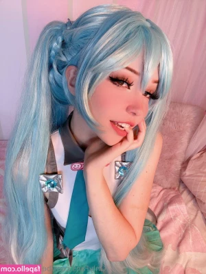 Belle Delphine [ belle-delphine-11 ] - Good morning   Who needs help with there morning