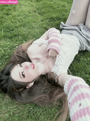 Belle Delphine [ belle-delphine-11 ] - Thick 🥰 part 1