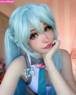 Belle Delphine [ belle-delphine-11 ] - Long legs...heels and leather dress (got video either 😈)
