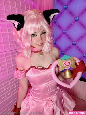 Belle Delphine [ belle-delphine-11 ] - En algún baño