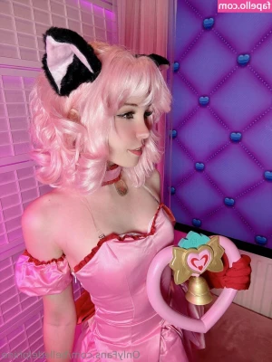 Belle Delphine [ belle-delphine-11 ] - Luther Vandross