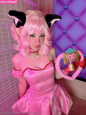 Belle Delphine [ belle-delphine-11 ] - Who wants to put me on a leash? I'll could be your little pet for the