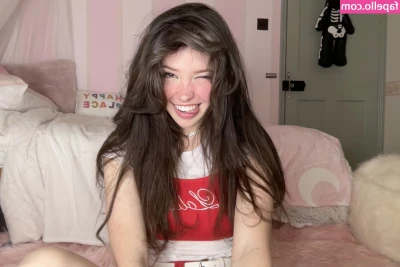 Belle Delphine [ belle-delphine-11 ] - Legs are open for business 😈