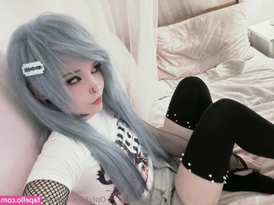 Belle Delphine [ belle-delphine-11 ] - i don t wear panties on the first date
