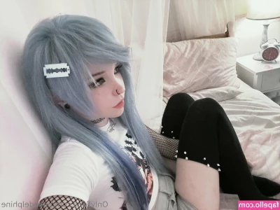 Belle Delphine [ belle-delphine-11 ] - Love this lil silver outfit