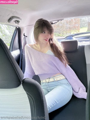 Belle Delphine [ belle-delphine-11 ] - Så våt og klar for å få noe