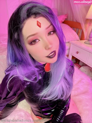 Belle Delphine [ belle-delphine-11 ] - Muy apasionantes estos pies  que mas podrían llegar a hacer