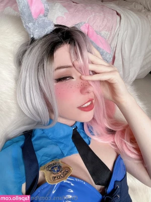 Belle Delphine [ belle-delphine-11 ] - Here Kitty Kitty . Cum suck on my toes.