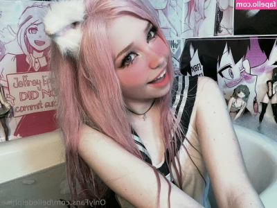 Belle Delphine [ belle-delphine-11 ] - bricked