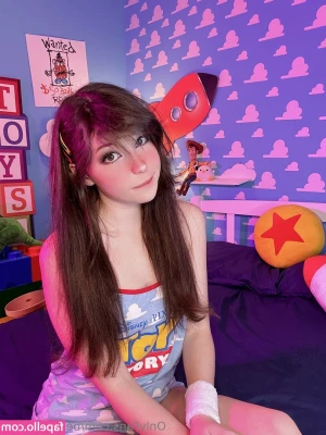 Belle Delphine [ belle-delphine-11 ] - Buenas noches para ti quieres estar enzima vente