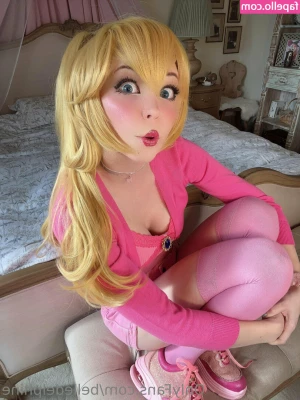 Belle Delphine [ belle-delphine-11 ] - Denme chancita amorcines me ando moviendo de casa  ya pronto estaré