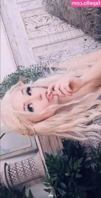 Belle Delphine [ belle-delphine-11 ] - One of my first and favourite anal videos I filmed     Close ups of