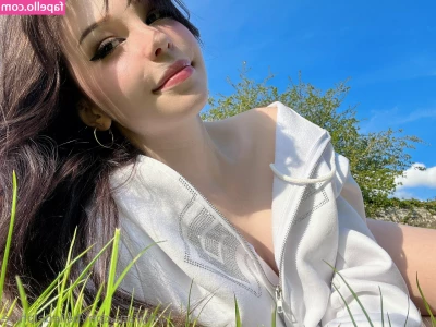 Belle Delphine [ belle-delphine-11 ] - Were you dreaming of a white Christmas? 😛