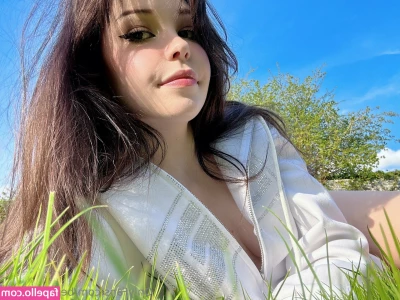 Belle Delphine [ belle-delphine-11 ] - reunited again 😍😍😍 @missqueeniexox