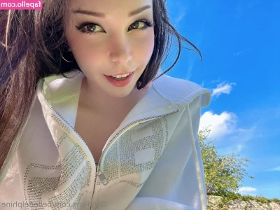 Belle Delphine [ belle-delphine-11 ] - Egy jó mellszex