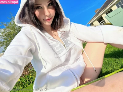 Belle Delphine [ belle-delphine-11 ] - https onlyfans com bribabyxo3 Go sub to this MILF   the best lesbian