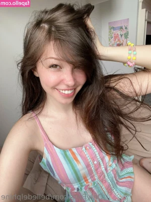 Belle Delphine [ belle-delphine-11 ] - playing with my ass til I squirt <3
