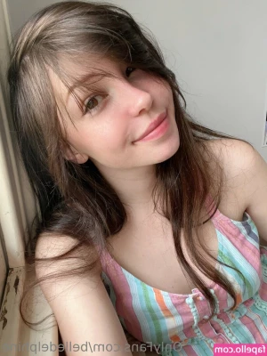 Belle Delphine [ belle-delphine-11 ] - wagging its tail a little