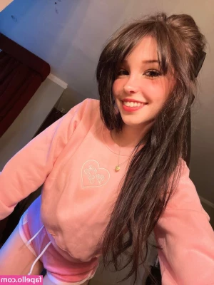 Belle Delphine [ belle-delphine-11 ] - 1 minute video MASTURBATINGG HARD
