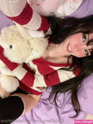 Belle Delphine [ belle-delphine-11 ] - Me n  oliviasinclairx gettin down and dirty