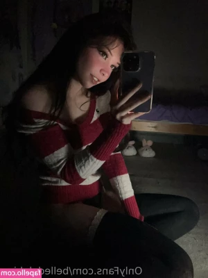 Belle Delphine [ belle-delphine-11 ] - For all those guys that desire my feet