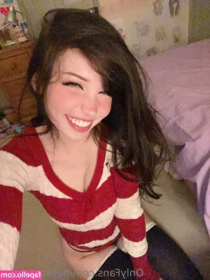 Belle Delphine [ belle-delphine-11 ] - Spit on my tits coz im getting horny