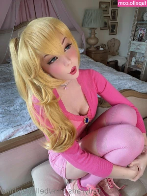 Belle Delphine [ belle-delphine-11 ] - Don t forget if you have any custom requests to ask me  Fetish
