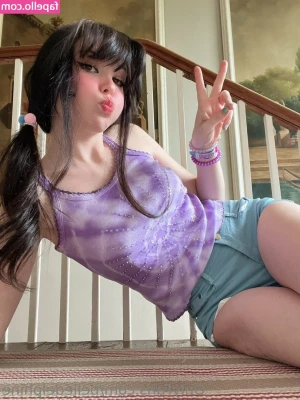 Belle Delphine [ belle-delphine-11 ] - Ass pic taken in New York so it s more special