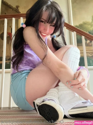 Belle Delphine [ belle-delphine-11 ] - What would you do from behind