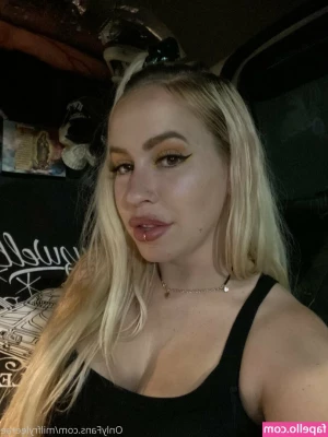 milfryleerae - Just a silly slut looking for someone to drool over my body 😜🥴.